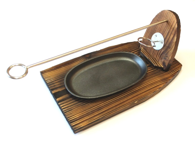 Сковорода овальная чугунная 240х145см на деревянной подставке
