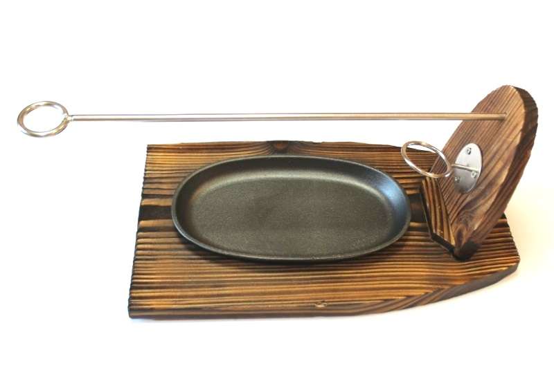 Сковорода овальная чугунная 240х145см на деревянной подставке