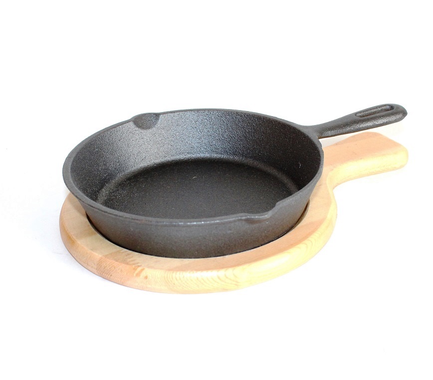 Сковорода d160мм чугунная с ручкой, на деревянной подставке