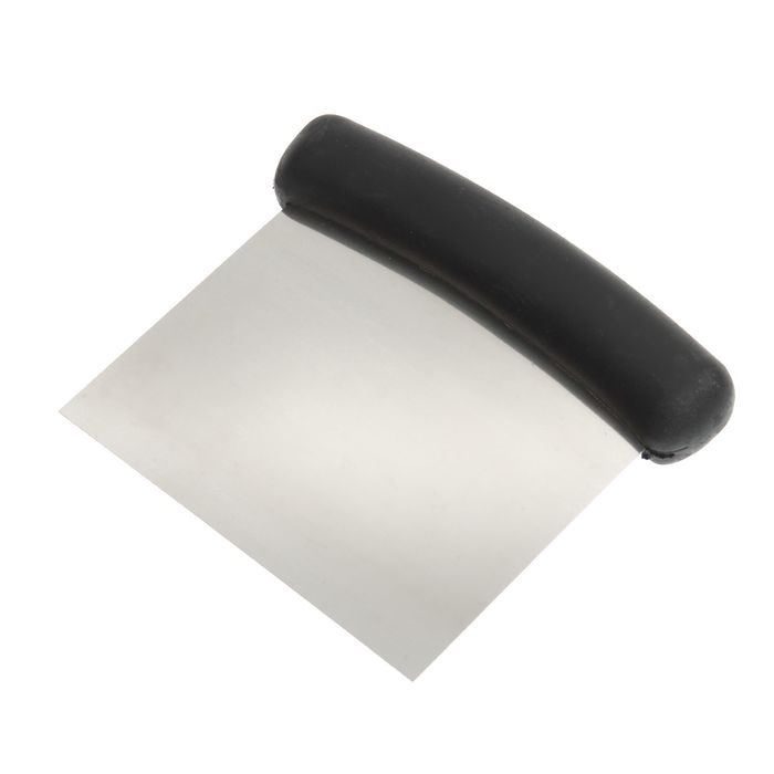 Скребок с пластиковой ручкой 110х80мм нержавеющая сталь